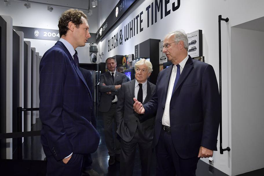 Paolo Garimberti, presidente del museo della Juventus, con Walter Veltroni e John Elkann (Getty Images)